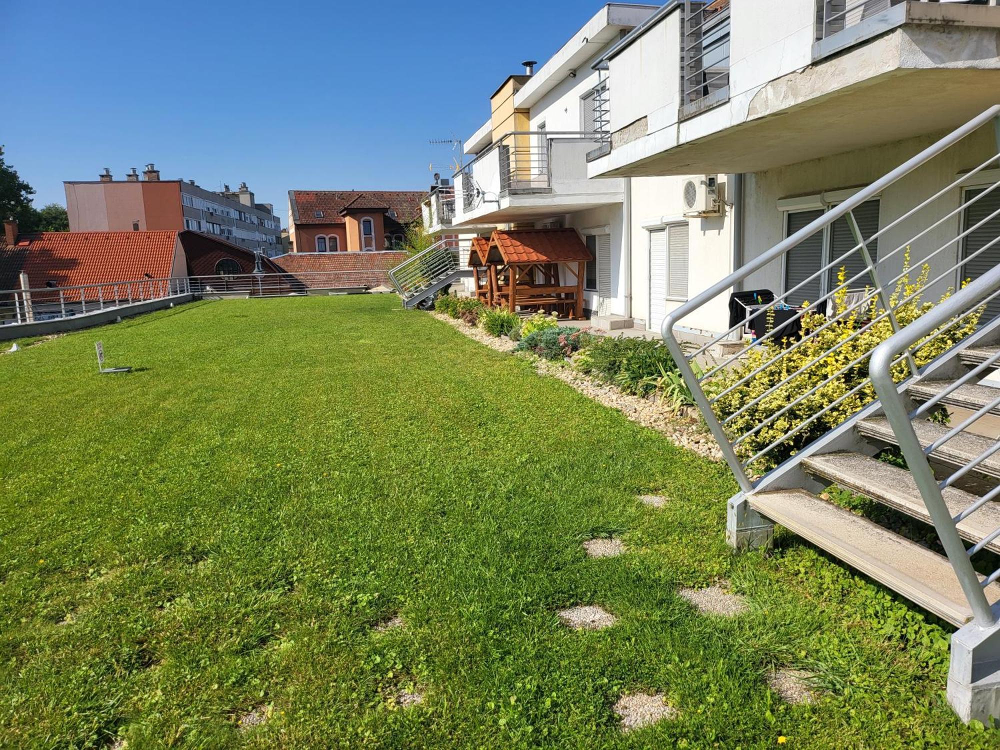 József Attila Apartman Hajdúszoboszló Kültér fotó