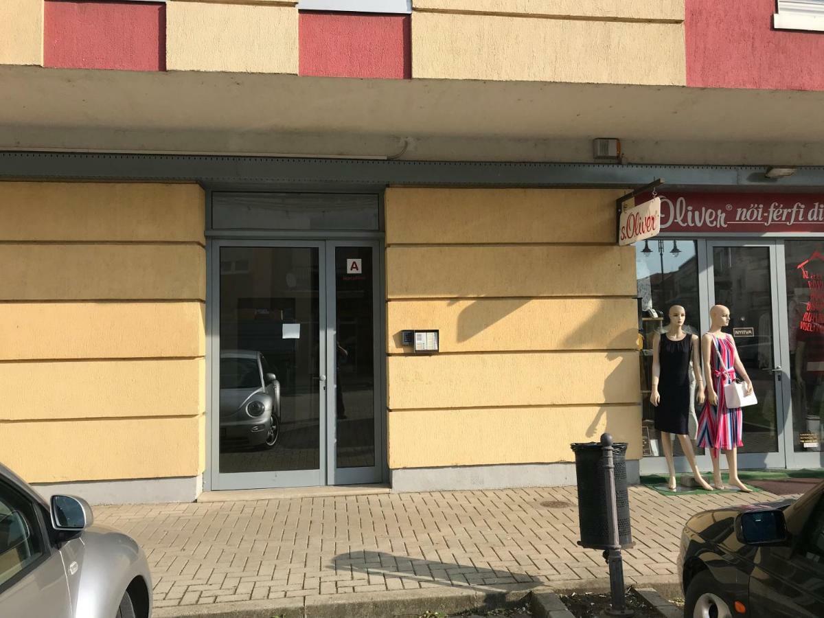 József Attila Apartman Hajdúszoboszló Kültér fotó
